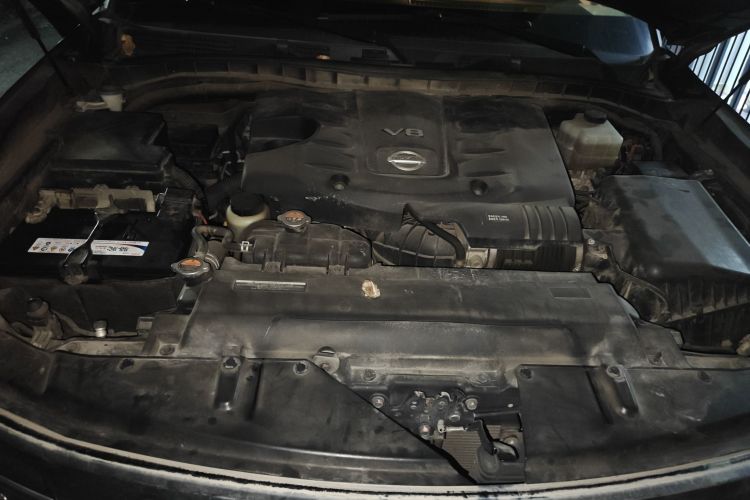 日产 途乐 2017款 5.6L 标准型局部细节24