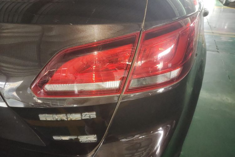 宝沃BX7 2016款 28T 四驱旗舰版 7座车身外观9