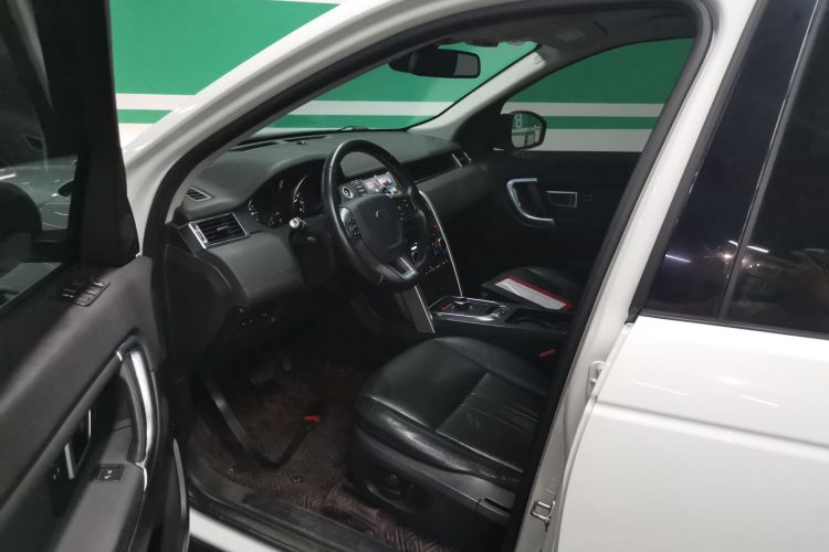 路虎 发现神行 2018款 240PS HSE版中控内饰7006