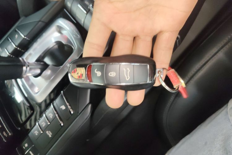 保时捷 2016款 Cayenne 3.0T中控内饰7001