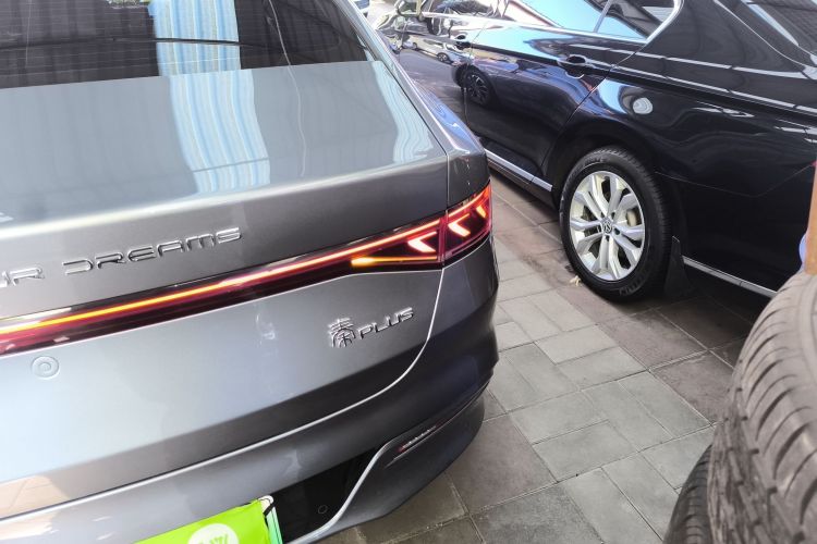 比亚迪 秦PLUS 2024款 荣耀版 DM-i 55KM领先型车身外观9