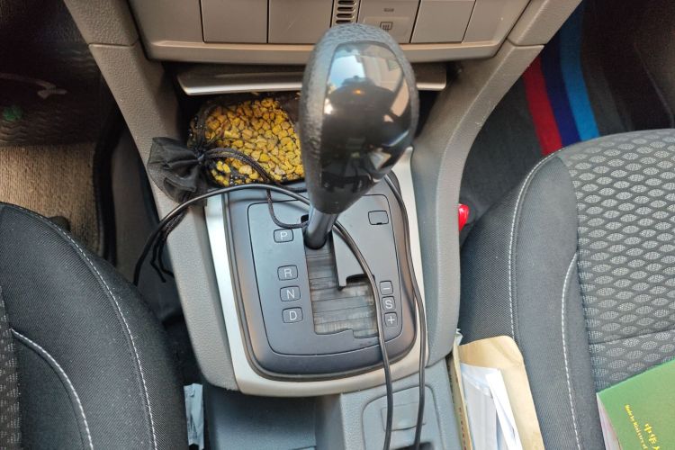 福特 福克斯 2013款 两厢经典 1.8L 自动基本型中控内饰18