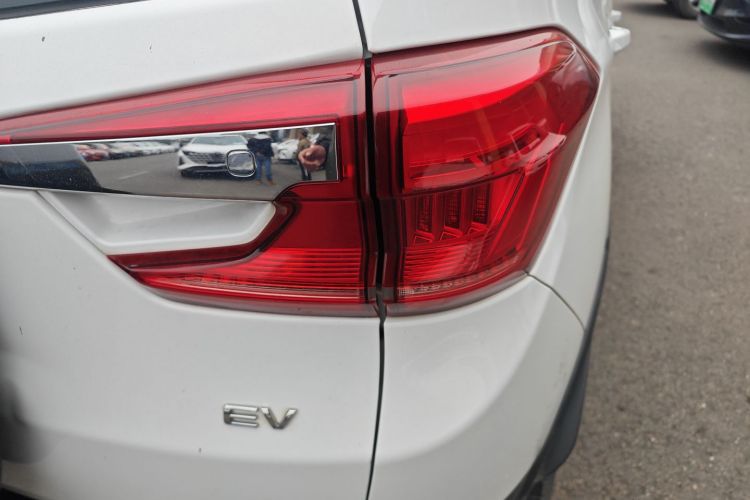 比亚迪 元新能源 2019款 EV535 智联领潮型车身外观9