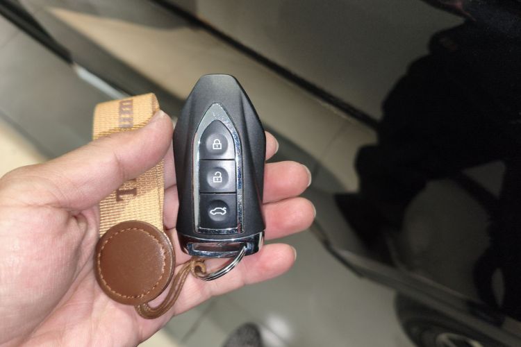 众泰 大迈X7 2017款 上进版 1.5T 手动庐山型中控内饰11