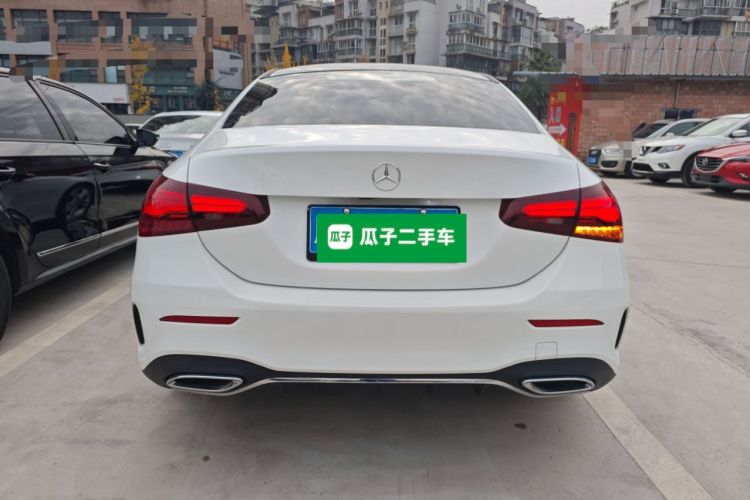 奔驰A级 2023款 A 180 L车身外观6