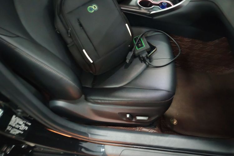 丰田 凯美瑞 2021款 双擎 2.5HGVP 领先版局部细节41