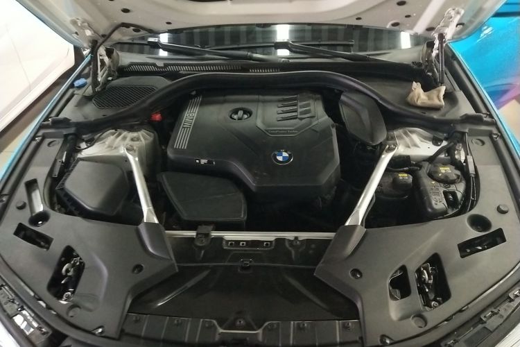 宝马5系 2022款 改款二 530Li 尊享型 M运动套装机舱底盘24