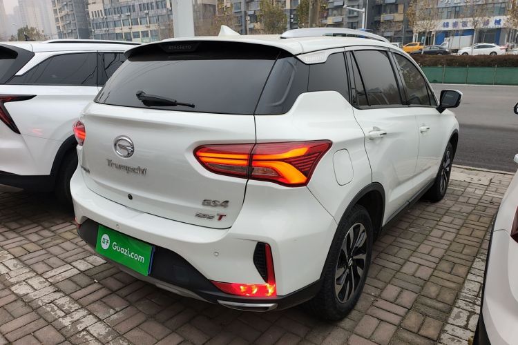 广汽传祺 传祺GS4 2018款 235T 自动两驱精英百万纪念版车身外观7