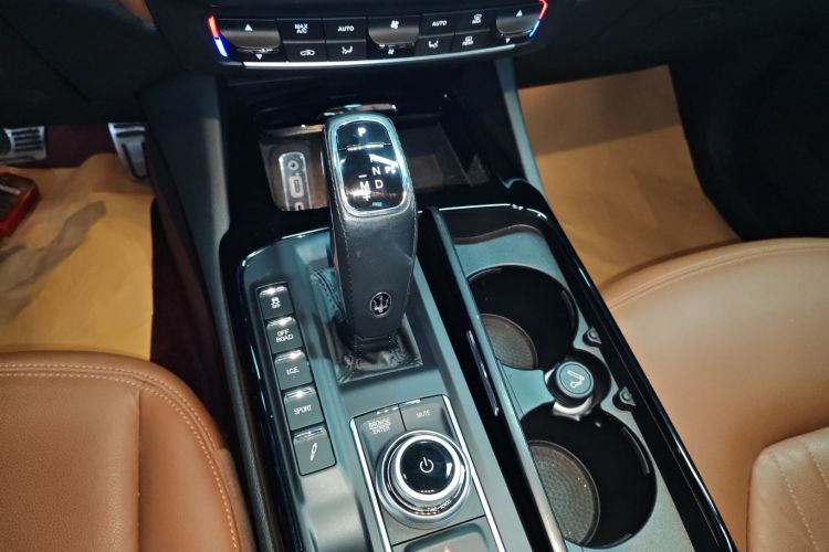 玛莎拉蒂 Levante 2022款 2.0T GT锋芒版中控内饰18