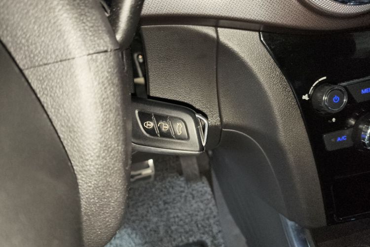 北汽新能源EC5 2019款 新风版中控内饰11