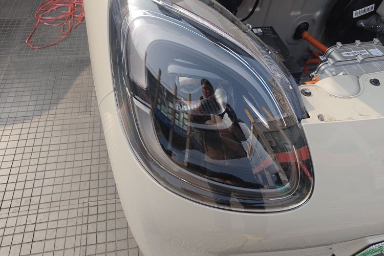 五菱汽车 宏光MINIEV 2025款 四门版 臻享+款车身外观8