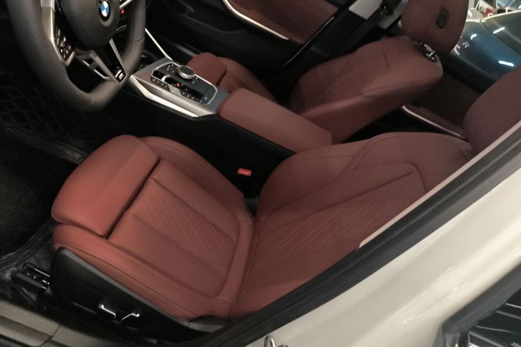 宝马3系 2025款 330Li M运动曜夜套装局部细节19