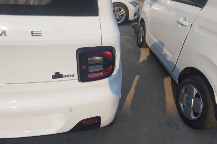 吉利银河 2024款 熊猫mini 200km 耐力熊车身外观9