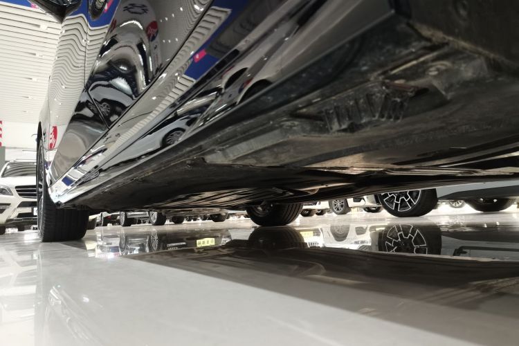 宝马5系 2025款 530Li 领先型 M运动套装局部细节9002