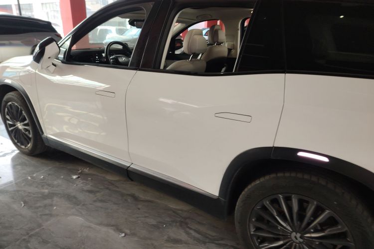 蔚来ES8 2020款 415KM 六座版车身外观4