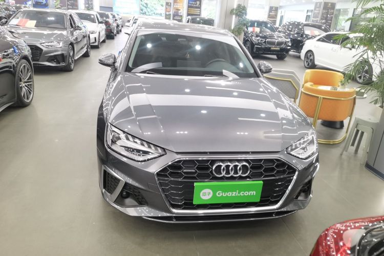 奥迪A4L 2020款 40 TFSI 豪华动感型车身外观2