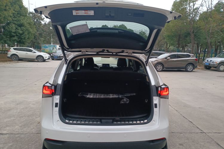 雷克萨斯NX 2015款 200 全驱 锋尚版机舱底盘23