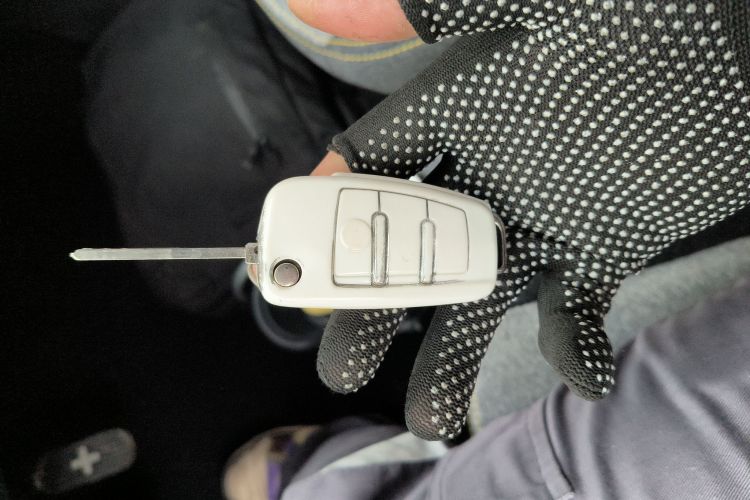 奇瑞 QQ冰淇淋 2022款 170km 圣代 磷酸铁锂中控内饰7001