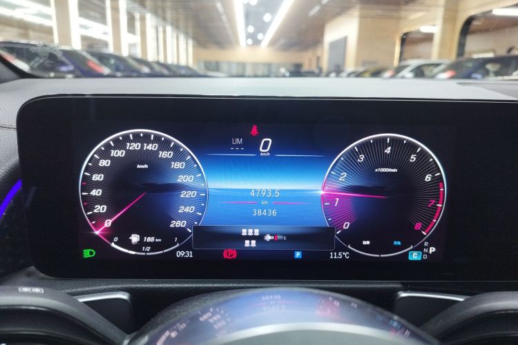 奔驰GLB 2024款 改款 GLB 220 时尚型局部细节14