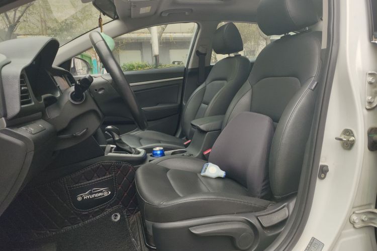 现代 领动 2019款 1.5L CVT智炫·精英型中控内饰19