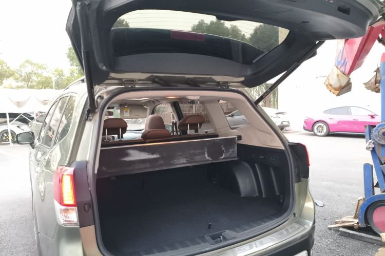 斯巴鲁 森林人 2019款 2.0i 智擎旗舰版EyeSight机舱底盘23