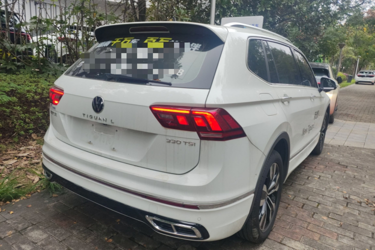 大众 途观L 2024款 出众款 330TSI 自动两驱R-Line龙耀版车身外观7