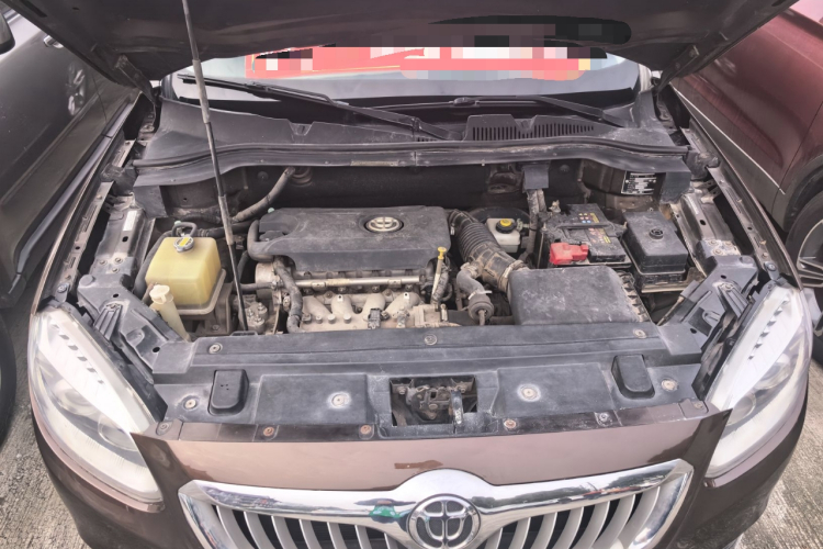 中华V5 2012款 1.5T 自动两驱运动型机舱底盘24