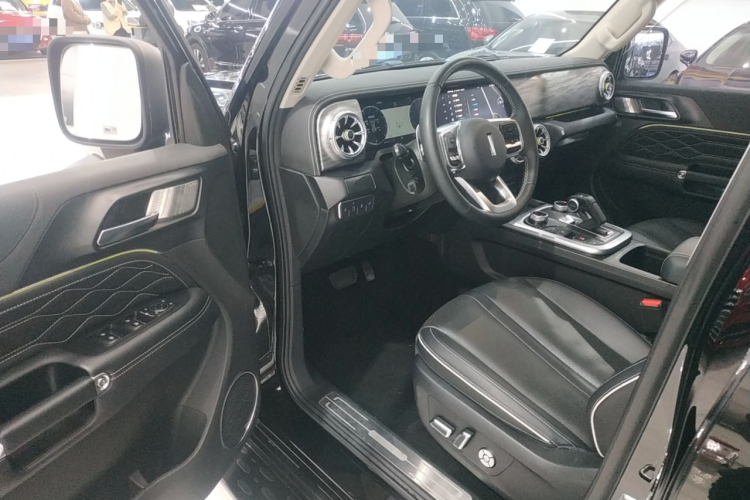 坦克300 2021款 越野版 2.0T 征服者中控内饰7003