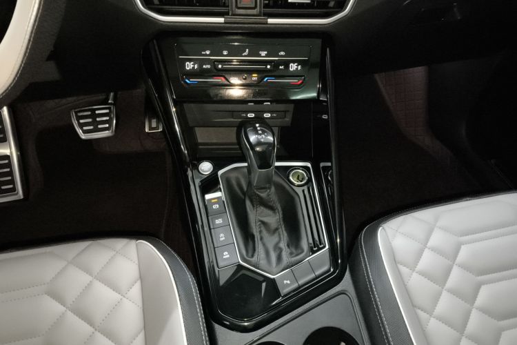 大众 探岳 2024款 300TSI 两驱豪华Plus进阶版中控内饰18