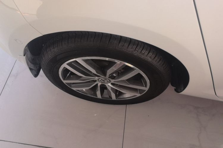 大众 高尔夫 2017款 230TSI 自动豪华百万辆纪念版车身外观6004