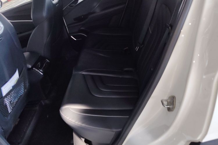 哪吒汽车 哪吒U 2021款 Pro 400 巡航版中控内饰21