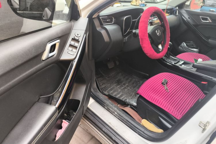 江铃 驭胜S330 2016款 1.5L GTDi 自动两驱舒适版中控内饰20