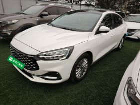 福特 福克斯 2021款 三厢 EcoBoost 180 自动锋潮型