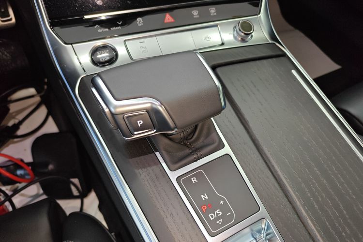 奥迪A6L 2026款 45 TFSI quattro 臻选动感型局部细节18