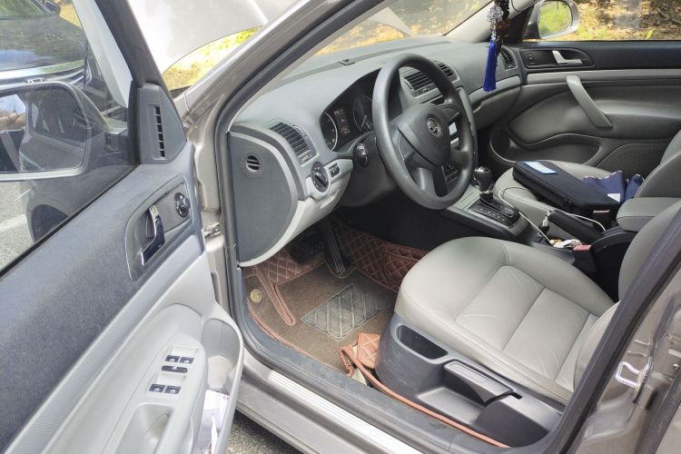 斯柯达 明锐 2014款 1.6L 自动逸俊版中控内饰7003