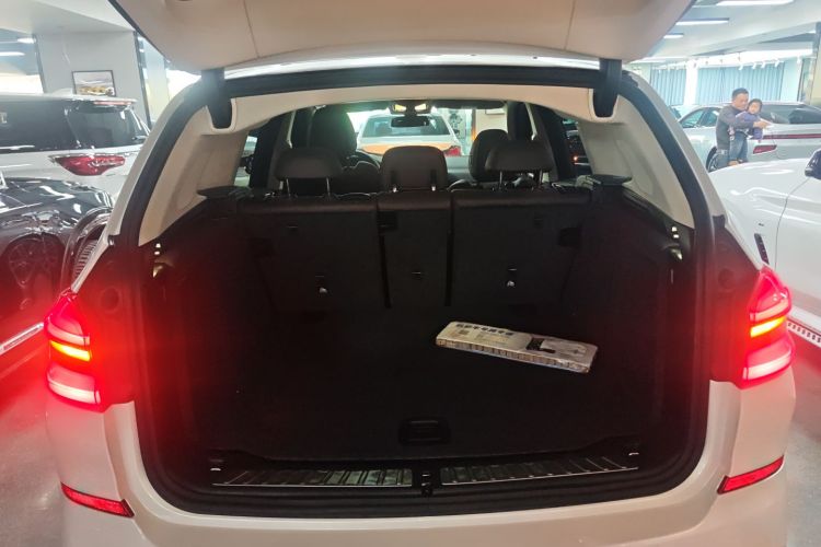 宝马X3 2018款 xDrive30i 领先型 M运动套装 国VI机舱底盘23