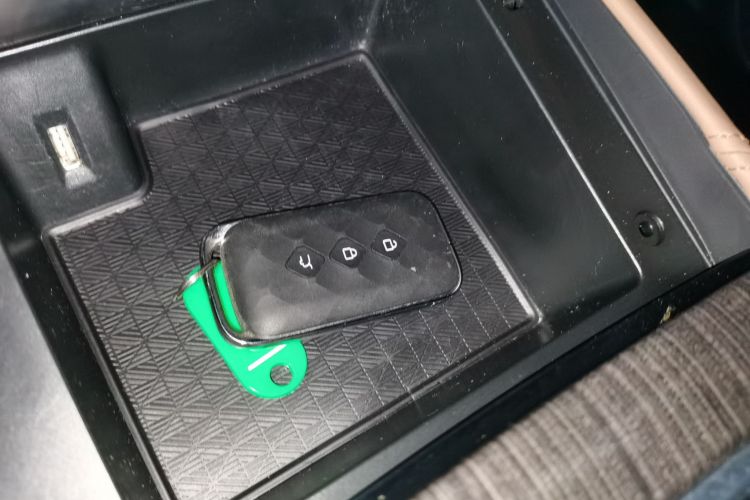 五菱汽车 五菱佳辰 2023款 2.0L DHT旗舰型中控内饰7001