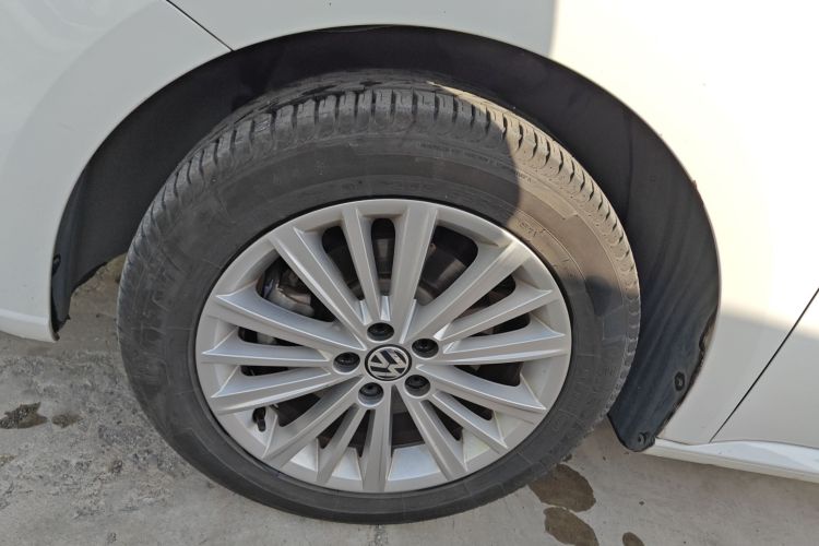 大众 朗行 2013款 1.6L 手动舒适型车身外观6007