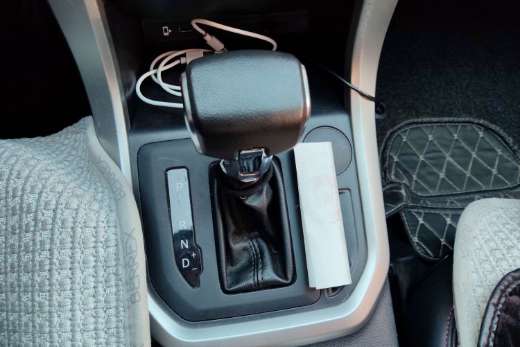 上汽大通MAXUS 大通T60 2017款 2.0T汽油自动两驱高底盘舒享型标厢局部细节18