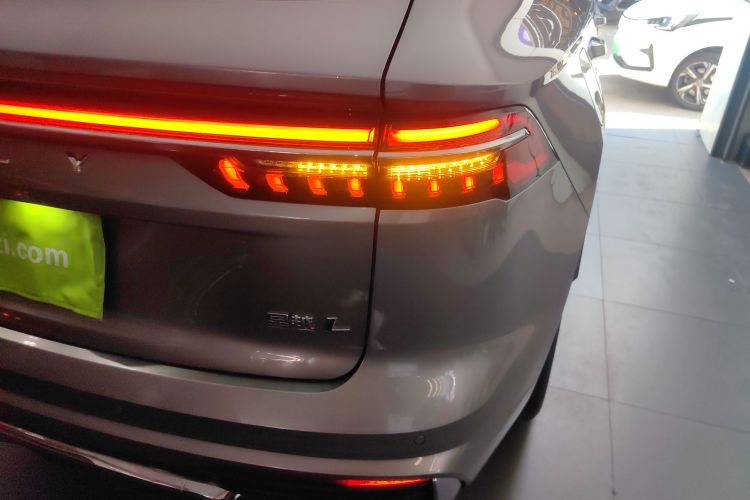 吉利汽车 星越L 2025款 东方曜 2.0TD 自动揽星版车身外观9