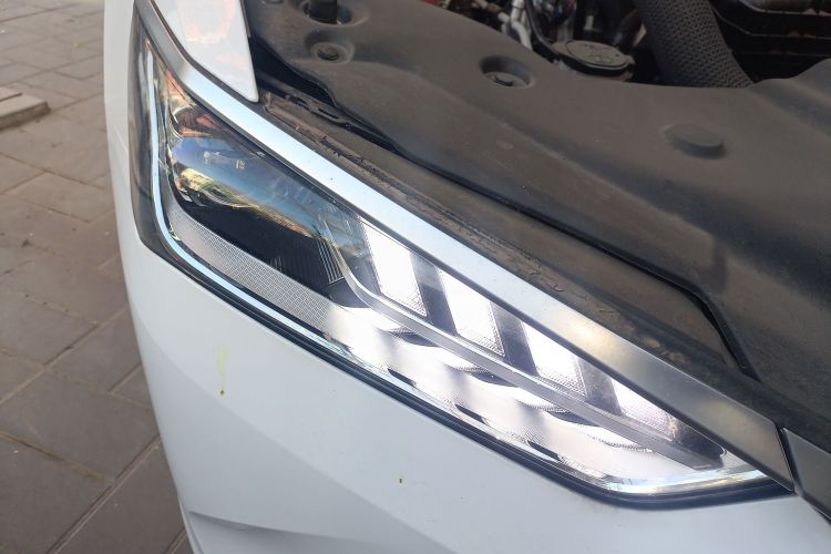 比亚迪 秦PLUS 2024款 荣耀版 DM-i 55KM领先型车身外观8