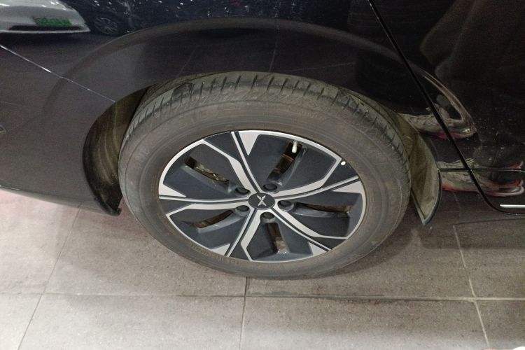 小鹏P5 2024款 500Pro版车身外观6008