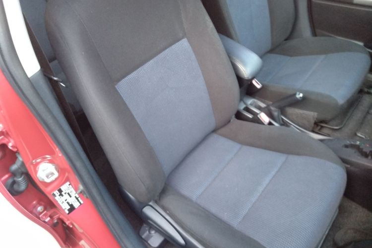 丰田 YARiS L 致炫 2015款 1.5E 自动魅动版局部细节41