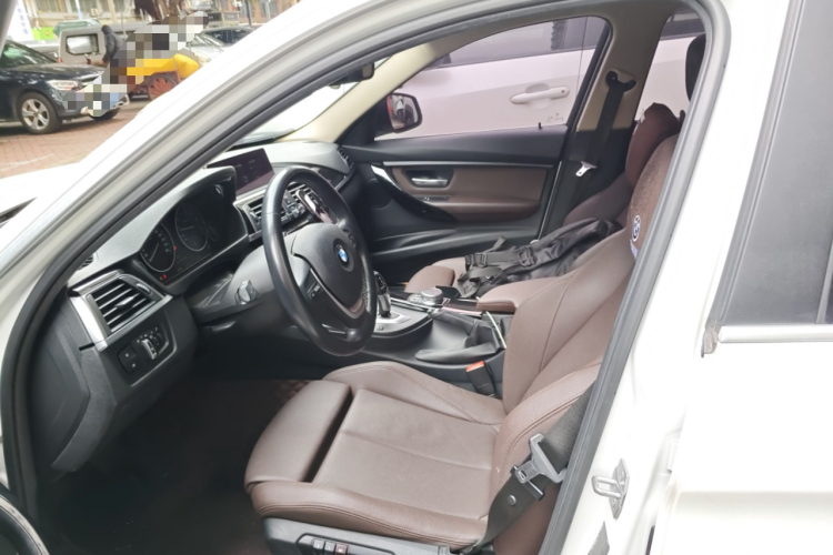 宝马3系 2019款 320Li 时尚型中控内饰19