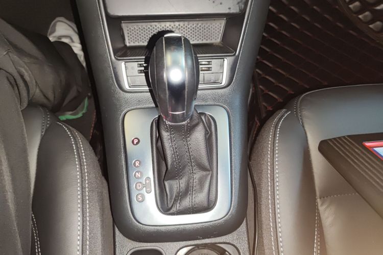 大众 途观 2016款 300TSI 自动两驱舒适版局部细节18