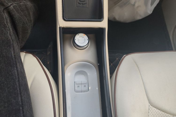 五菱汽车 宏光MINIEV 2024款 第三代 215km 进阶版局部细节18