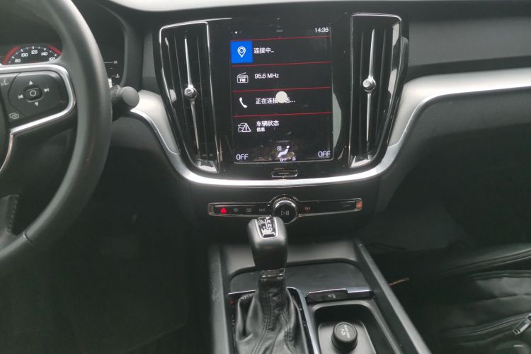 沃尔沃S60 2021款 T4 智逸豪华版中控内饰16