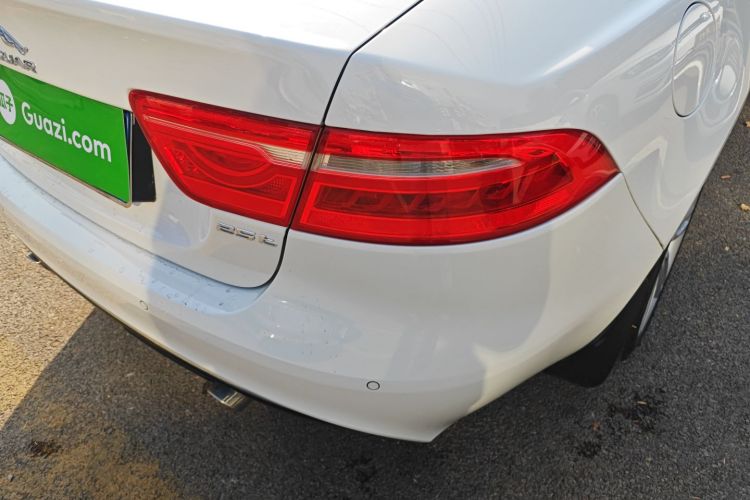 捷豹XEL 2018款 2.0T 250PS 尊享版车身外观9