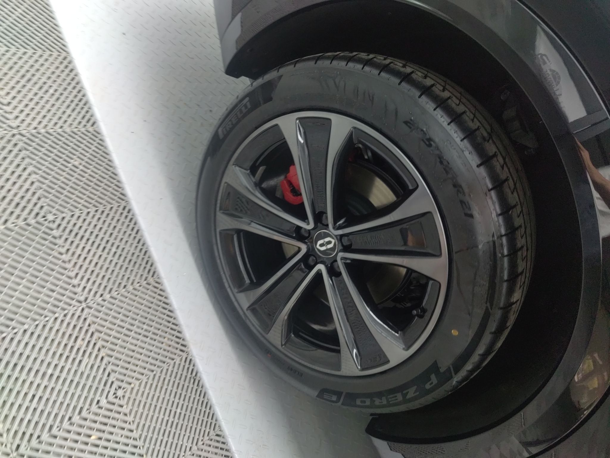 鸿蒙智行 问界M8 2025款 增程 Max+版 53.4kWh 6座版