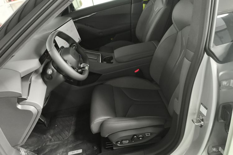 小鹏P7 2025款 702 长续航 Ultra局部细节19